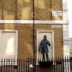 Elegant Fitzrovia Central London 2-Bed Nr Oxford Street Helpful Informative Host